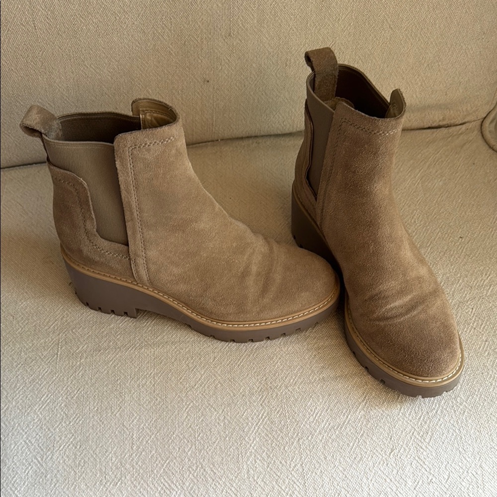 DV Dolce Vita Women's Haily Ankle Boot